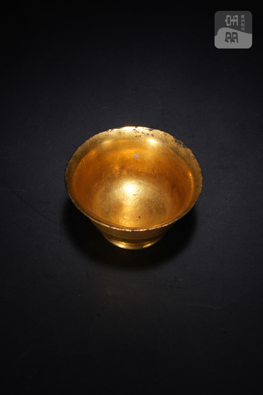 清乾隆 铜鎏金錾花酒杯 - 图3